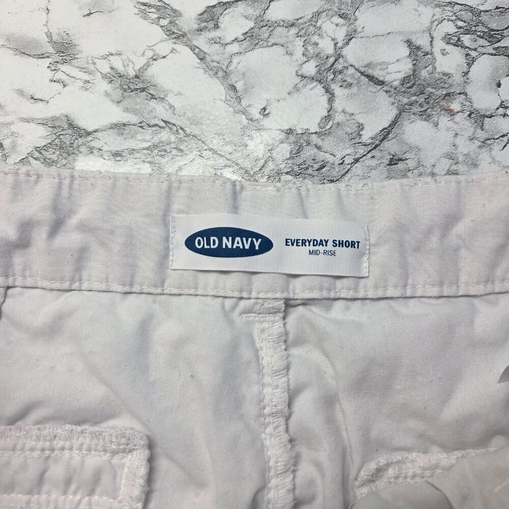 Old Navy Size 8 White & Denim Everyday Mid Rise Casual Summer Shorts Bundle of 2 - Picture 5 of 11